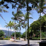 Cairns Esplanade Nearby Lagoon by Donaldytong - Own work. Licensed under Public domain via Wikimedia Commons - http://commons.wikimedia.org/wiki/File:Cairns_Esplanade_-_Nearby_Lagoonl.jpg#mediaviewer/File:Cairns_Esplanade_-_Nearby_Lagoonl.jpg